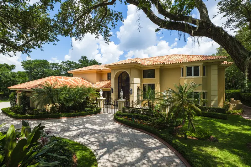 Residential landscape installation and maintenance for luxury estates